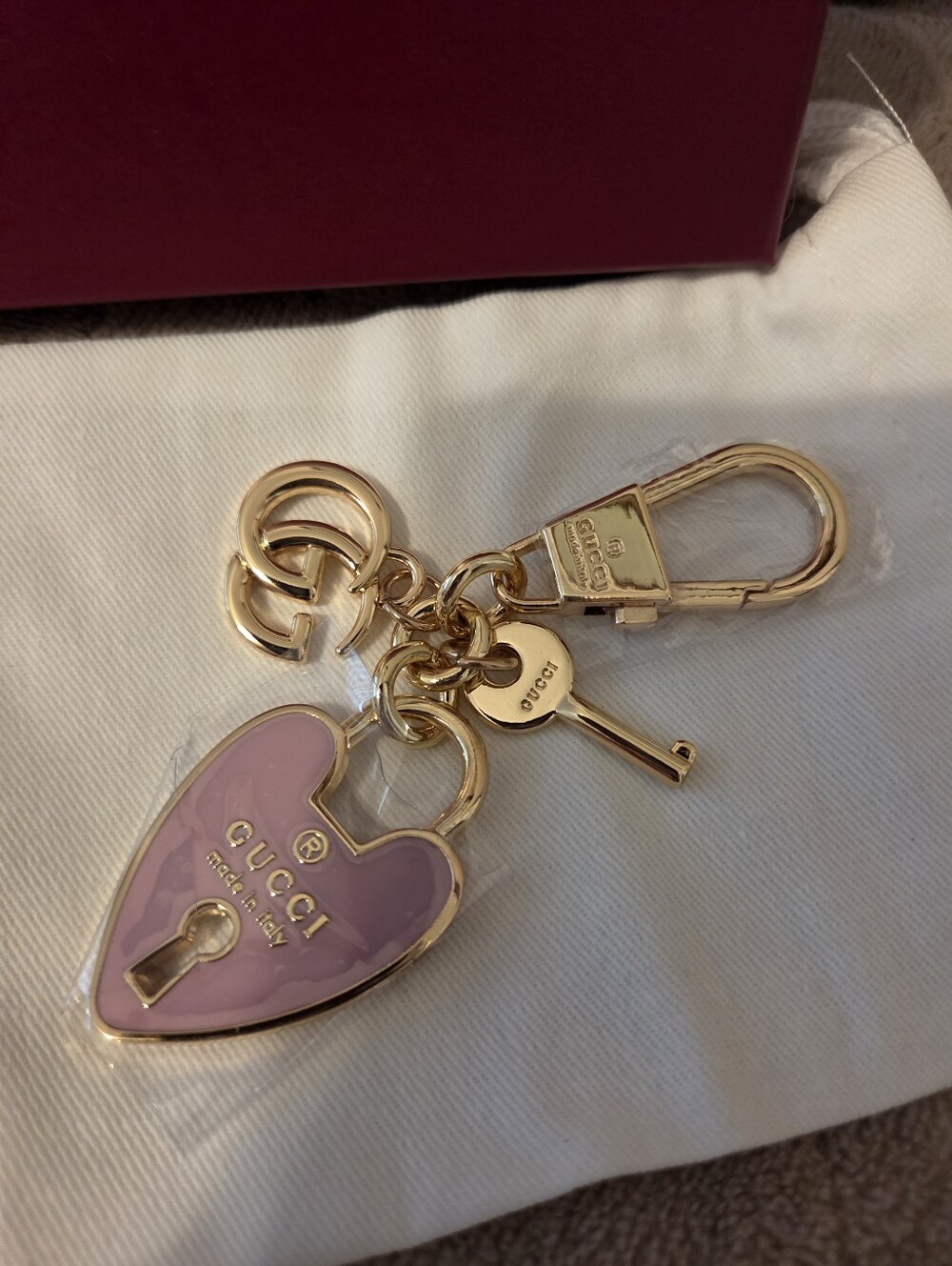 Gucci Heart Padlock Key Charm - Picture 4 of 4